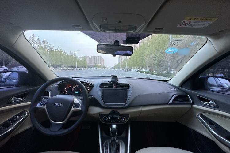 Used Ford Escort 2015 1.5L Automatic Fashion Model