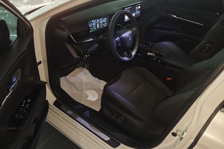 Used Toyota Camry 2024 Dual-Motor 2.0 HXS Sport Plus Edition Driver Seat