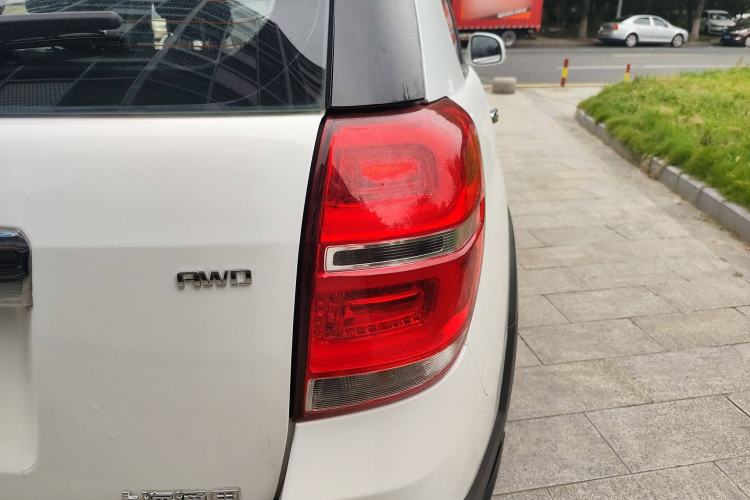 Used Chevrolet Captiva 2015 2.4L 4x4 Flagship Edition 7-Seater