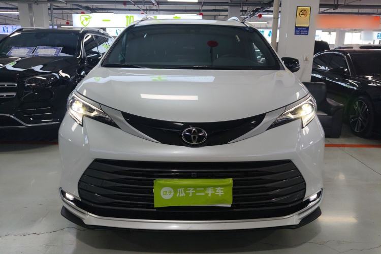 Used Toyota Sienna 2024 2.5L Hybrid Four-Wheel Drive Prestige Edition
