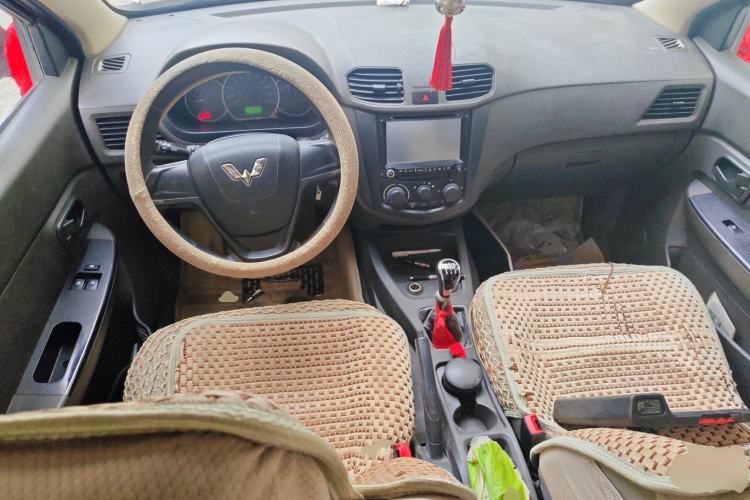 Used Wuling Hongguang 2015 1.2L S Base Model China IV
