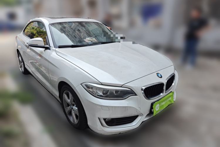 Used BMW 2 Series 2014 220i Leading Model Front Right 45 Deg