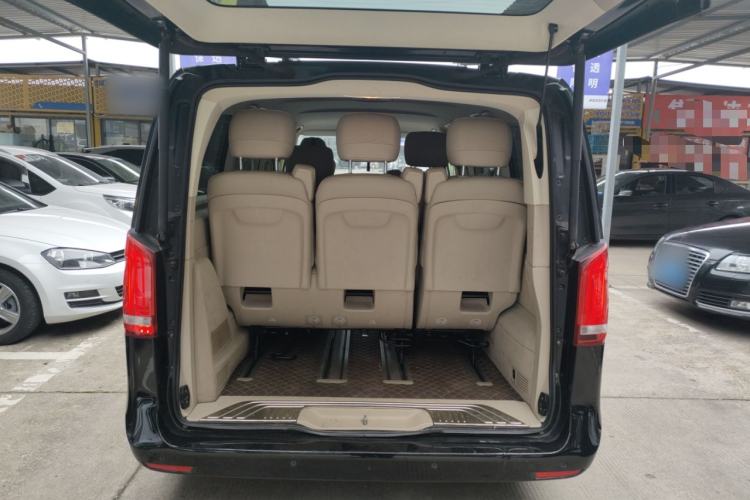 Used Mercedes-Benz V-Class 2016 V 260 Avantgarde Edition
