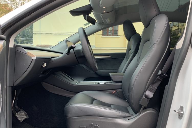 Used Tesla Model Y 2022 Long-Range All-Wheel-Drive Version