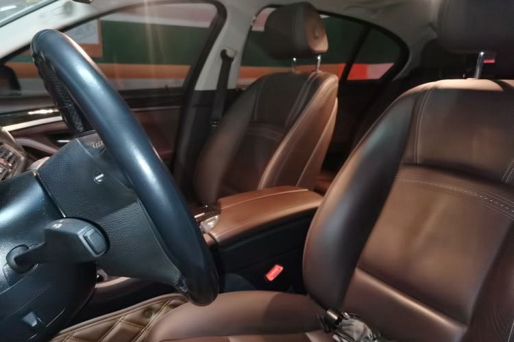 Used BMW 5 Series 2014 525Li Luxury Design Package Left Front Seat