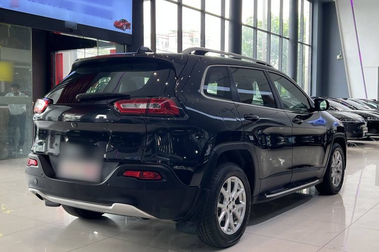 Used Jeep Cherokee 2017 2.0L Superior Edition