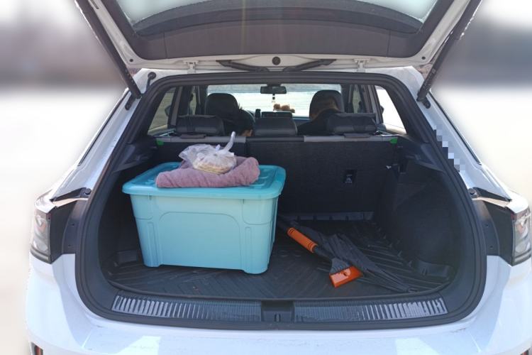 Used Volkswagen T-ROC 2025 Facelift Model 2 300TSI DSG Two-Wheel Drive Chenguang Edition Trunk