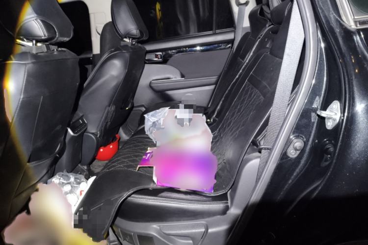 Used Toyota Highlander 2023 2.5L Smart Electric Hybrid Dual-Engine Two-Wheel Drive Elite Version 5 Seats Interior 4