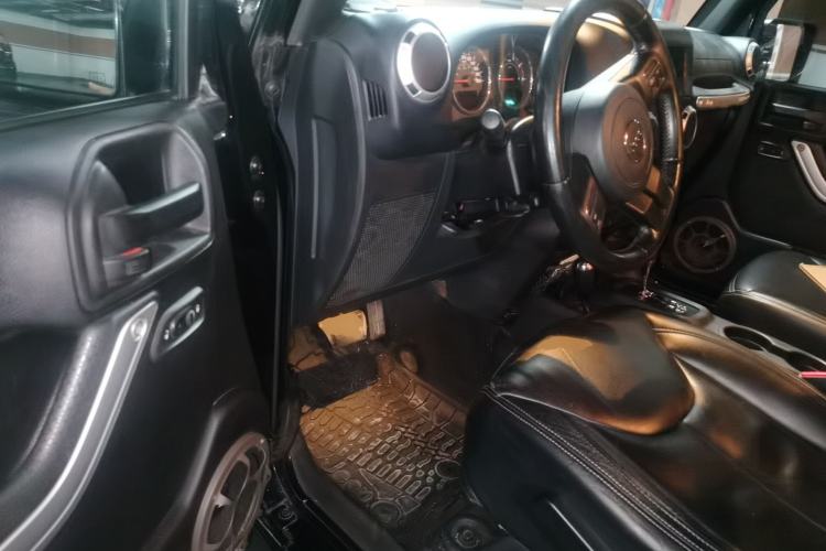 Used Jeep Wrangler 2015 2.8TD Sahara Four-Door Comfort Edition

