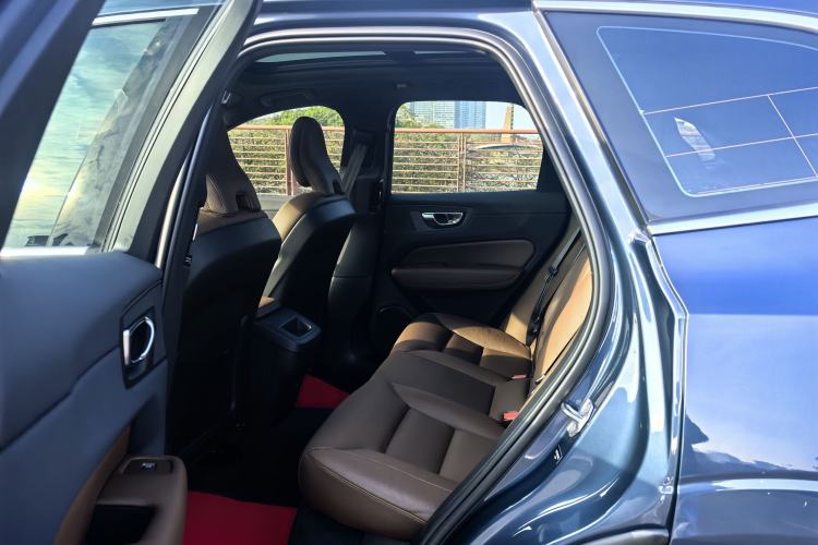 Used Volvo XC60 2023 B5 4x4 Smart Luxury Edition