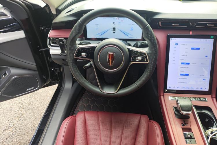 Used Hongqi H5 2025 2.0T Automatic Flag Edition – 500 000 Units Commemorative Version