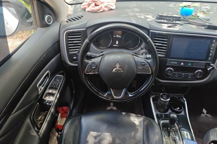 Used Mitsubishi Outlander 2019 2.0L Two-Wheel Drive Comfort Edition 5 Seats China V Standard
