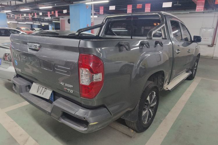 Used SAIC MAXUS T70 2021 2.0T Diesel Automatic Two-Wheel Drive Elite Version with Long Bed and High Ground Clearance