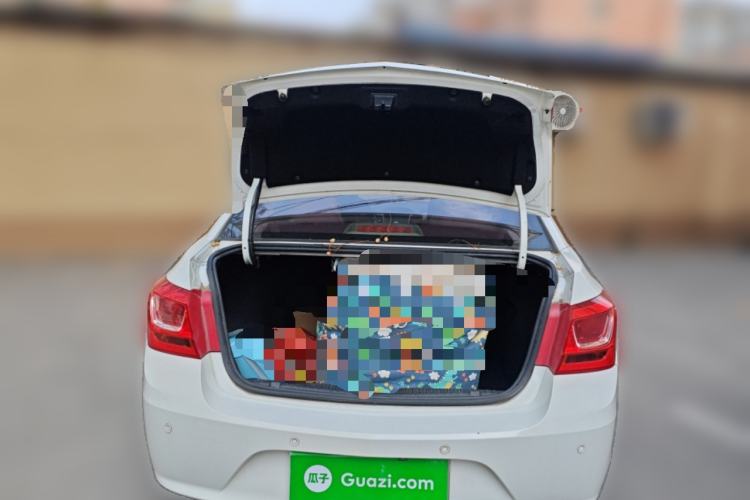 Used Chevrolet Cruze 2015 1.5L Classic SE MT Trunk