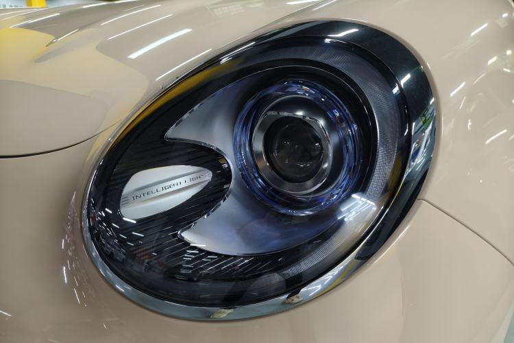 Used ORA Good Cat 2023 401 km Standard Range Luxury Version Lithium Iron Phosphate
