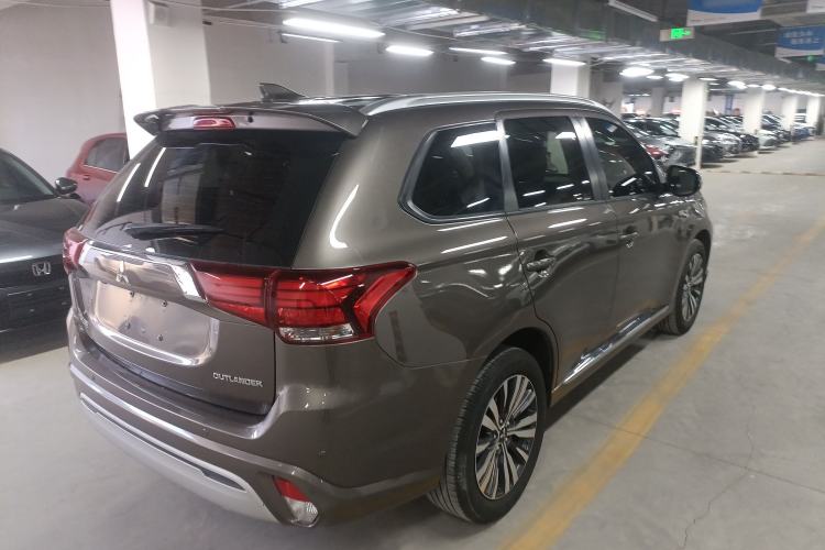 Used Mitsubishi Outlander 2021 2.0L Two-Wheel Drive Comfort Edition 5 Seats