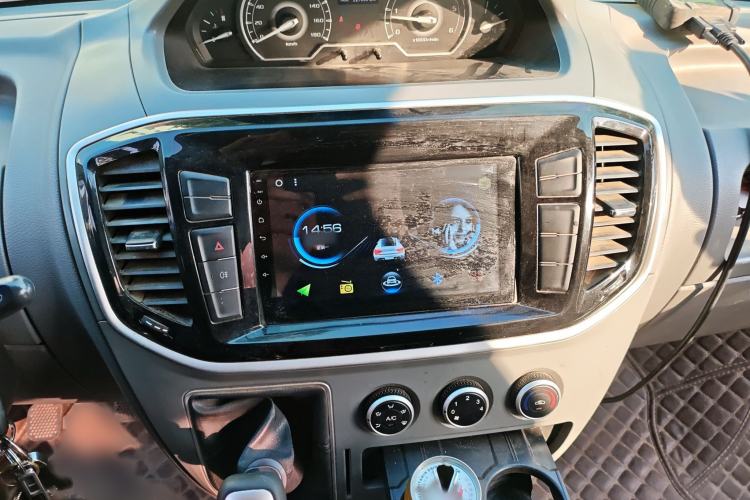 Used SAIC MAXUS Xintu V80 2019 2.5T Classic Edition 6-Speed Manual – Aoyuntong Modified Version Short Wheelbase Mid-Height Roof 5/6 Seats
