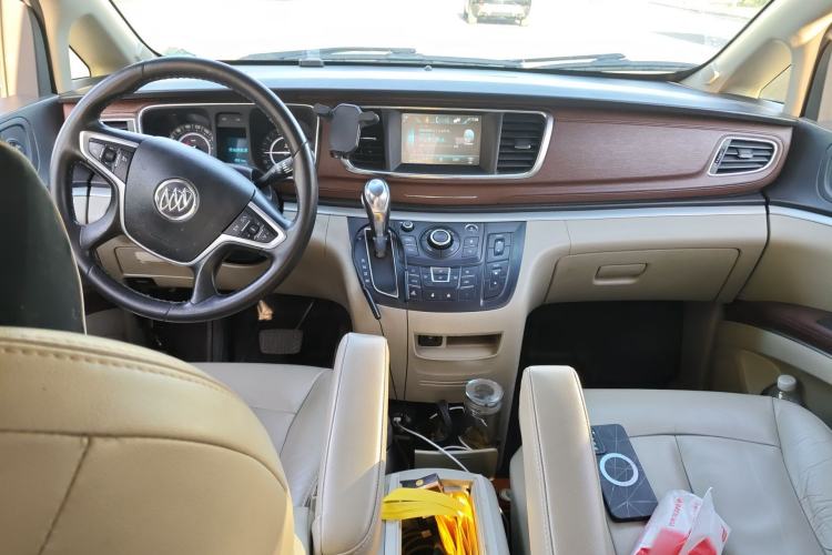Used Buick GL8 2017 25S Luxury Version China V Standard Center Console