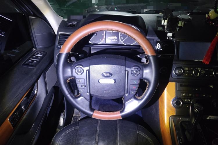 Used Land Rover Range Sport 2013 3.0 TDV6 Diesel Edition Steering Wheel