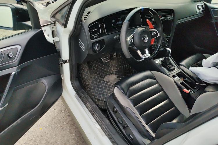 Used Volkswagen Golf 2017 280TSI Automatic R-Line Million-Vehicle Commemorative Edition Driver Seat