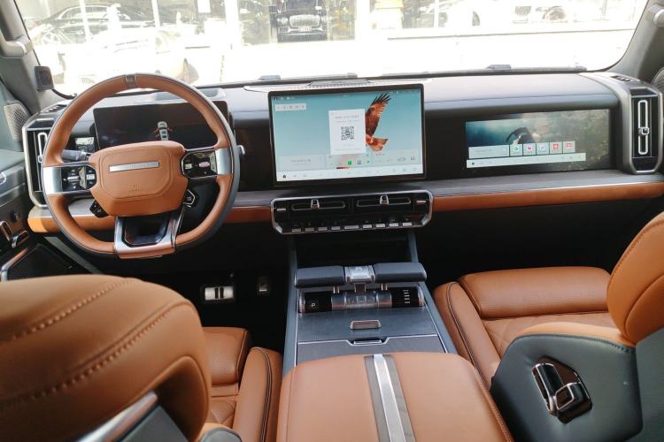 Used Brave warrior 917 2023 Range-Extended Base Model Center Console