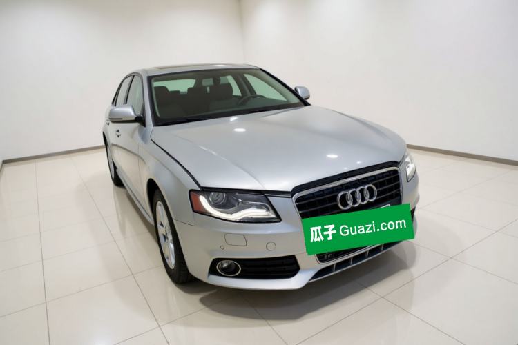 Used Audi A4L 2012 2.0 TFSI automatic standard version Front Right 45 Deg