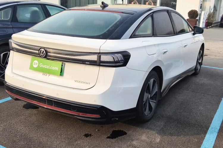 Used Volkswagen ID.7 VIZZION 2024 AIR model
