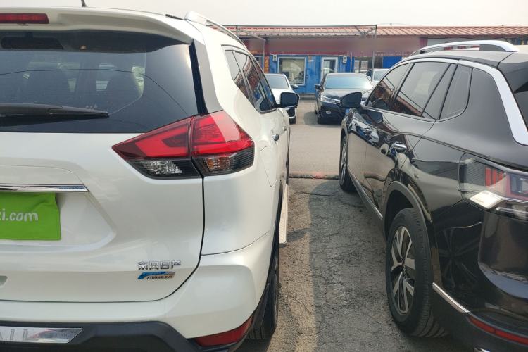 Used Nissan X-Trail 2017 2.5L CVT Luxury Edition 4WD Right Rear Taillight