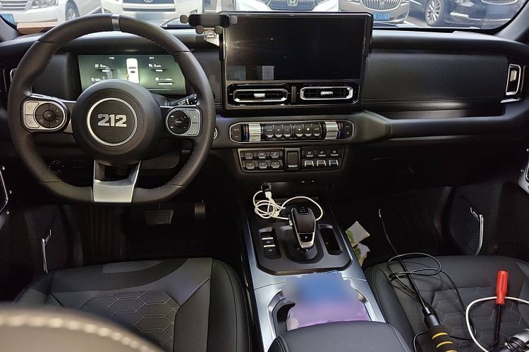 Used 212 T01 2024 2.0T Mechanic
