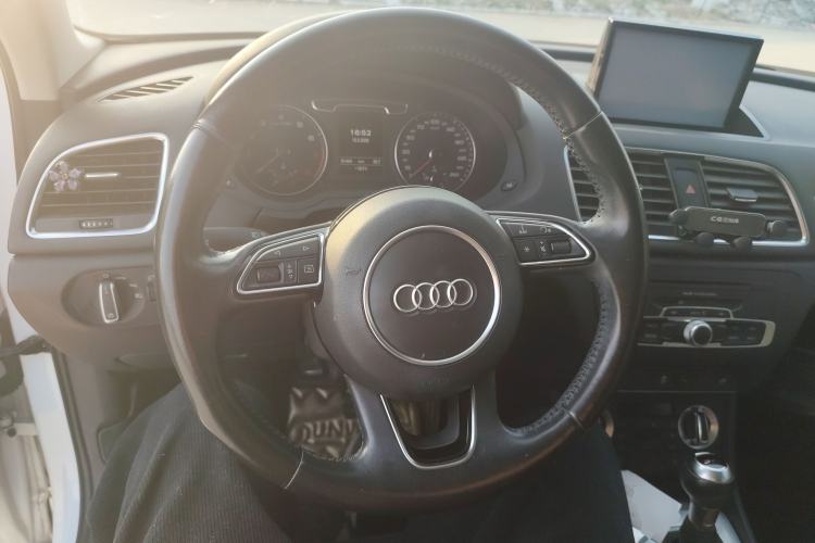 Used Audi Q3 2015 35 TFSI quattro Comfort model