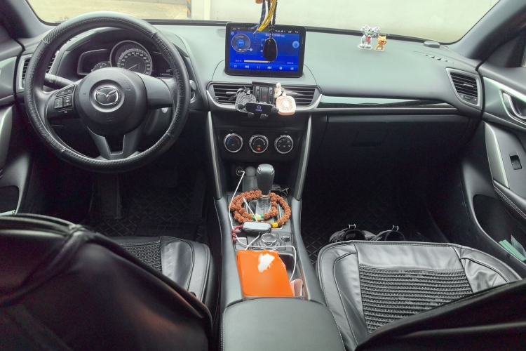 Used Mazda CX-4 2016 2.0L Automatic 2WD Blue Sky Dynamic Edition Center Console