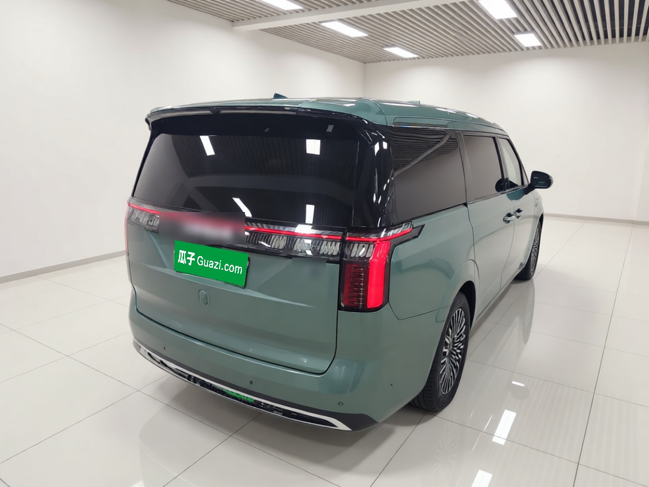 Zeekr 009 2024 7-Seater Walk-Through Version Four-Wheel Drive 108 kWh — снимка 6