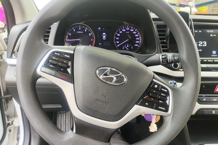 Used Hyundai Elantra (6th Generation / Lingdong) 2016 1.6L Automatic ZhiXuan – Elite Version Steering Wheel