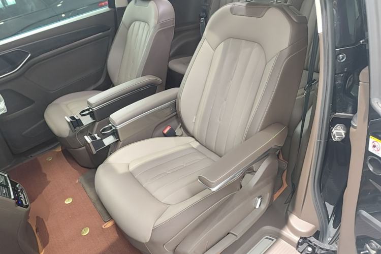 Used Volkswagen Viloran 2024 380TSI Luxury Edition
