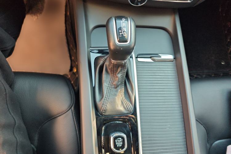 Used Volvo XC60 2019 T5 4x4 Smart Edition China V Standard
