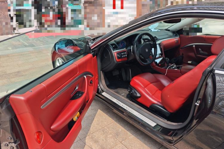 Used Maserati GranTurismo 2007 4.2L Standard Edition Driver Seat