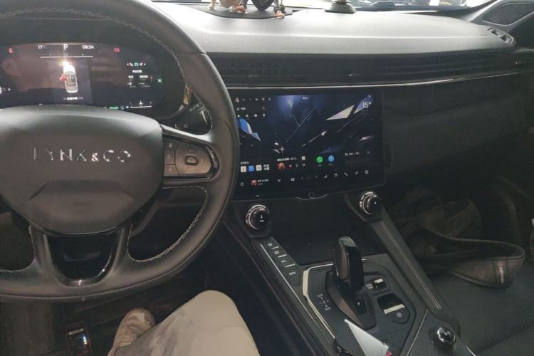 Used Lynk & Co 01 2023 1.5TD EM-F PM Center Console