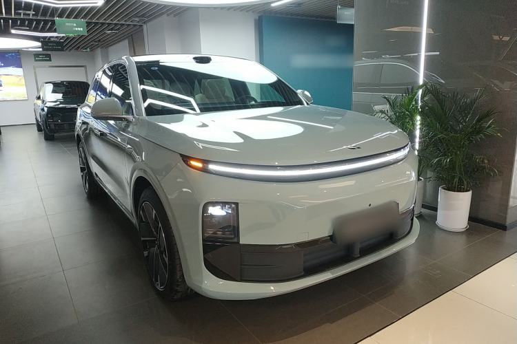 Used Li Auto L6 2025 Pro Smart Refresh Edition Front Right 45 Deg