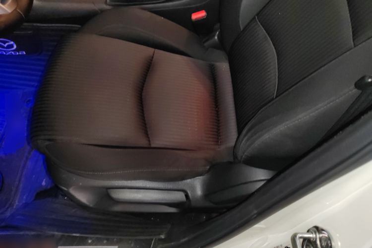 Used Mazda 3 Axela 2016 Sedan 1.5L Automatic Comfort Model