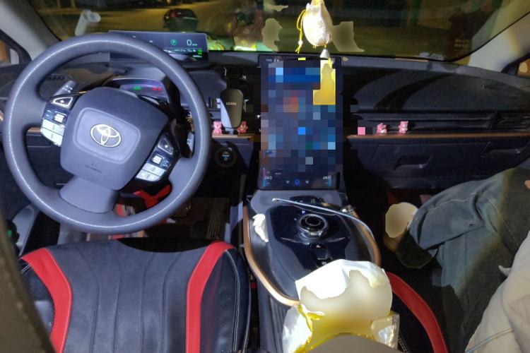 Used Toyota bZ3 2024 517 km Elite PRO Center Console