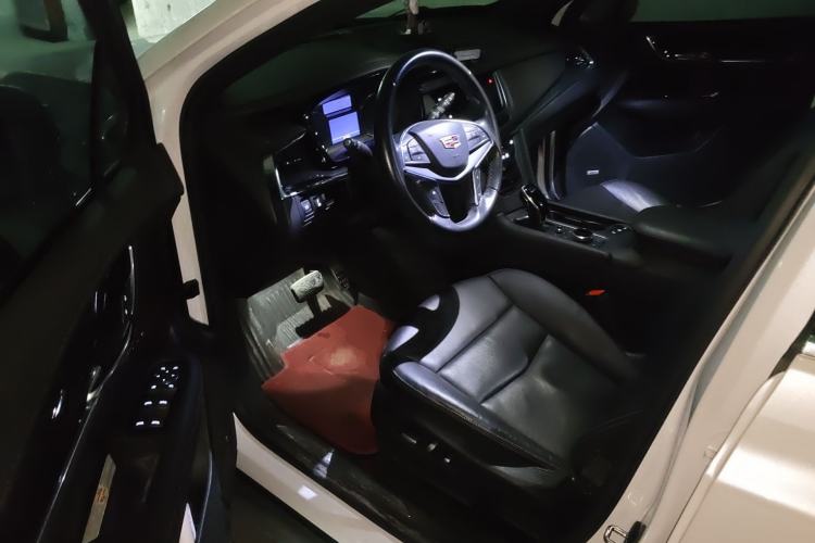 Used Cadillac XT5 2020 28T Luxury Version Driver Seat