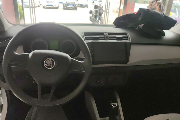 Used Skoda Fabia 2017 1.4L Automatic Car Enjoy Edition
