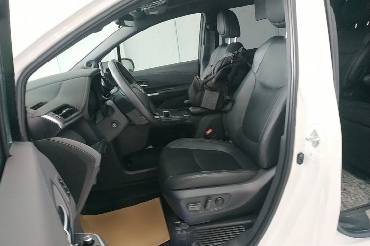 Used Toyota Sienna 2021 2.5L Hybrid Platinum Edition