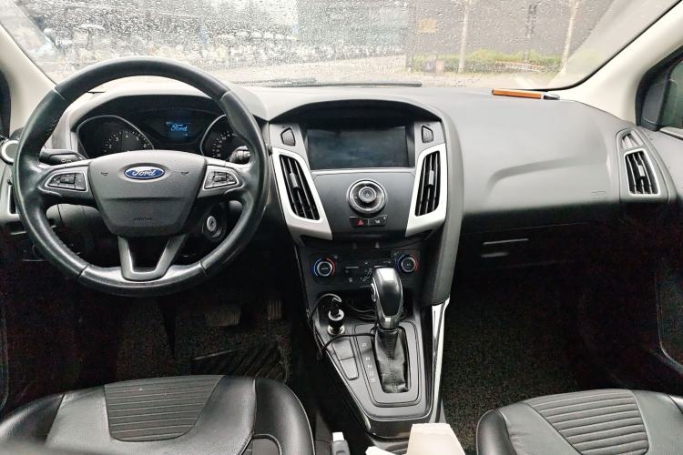 Used Ford Focus 2015 Hatchback EcoBoost 125 Automatic Supreme Style Edition