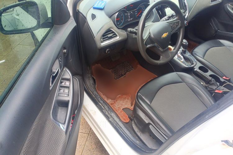 Used Chevrolet Cruze 2016 1.5L Automatic Luxury Edition Driver Seat