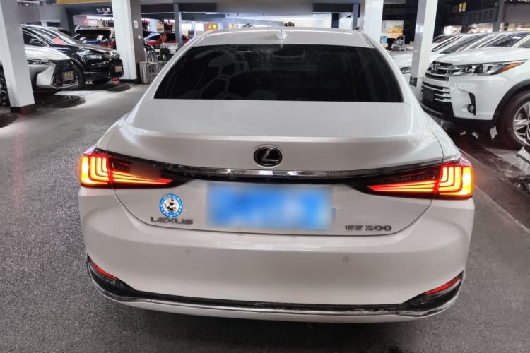 Used Lexus ES 2018 200 Excellence Edition China V Standard
