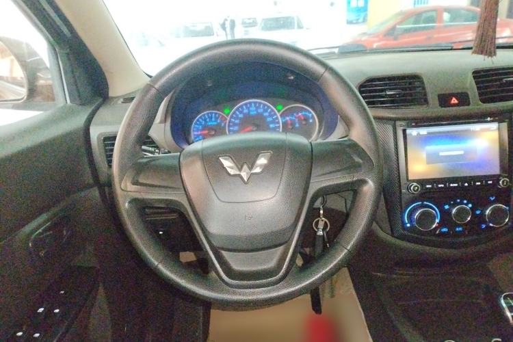 Used Wuling Hongguang 2014 1.5L S Standard Version
