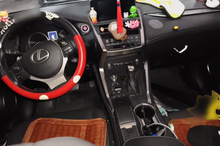 Used Lexus NX 2018 300h Front-Wheel-Drive FENGSHANG Version China V Emission Standard
