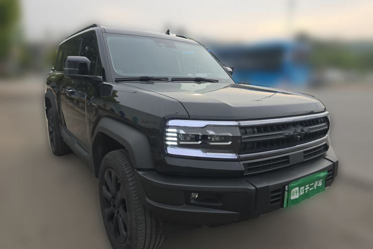 Used Formula Leopard 5 2023 Navigator Edition Front Right 45 Deg