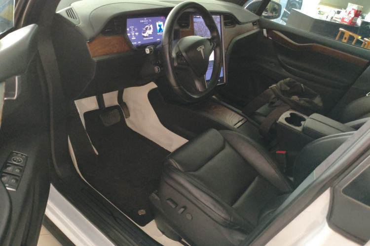 Used Tesla Model X 2019 Long-Range Version
